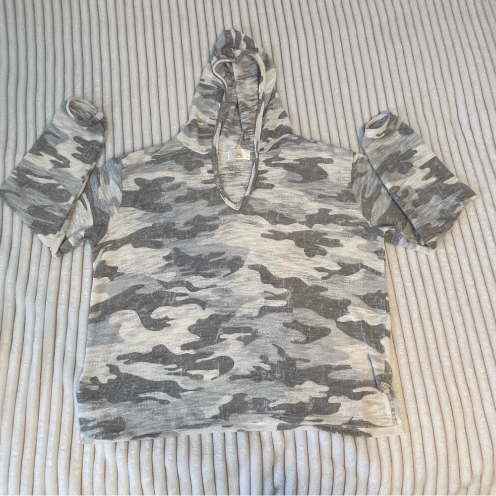 Gray Knit Sweater Hoodie Women’s L XL Lightweight Stretch Camouflage V Neck